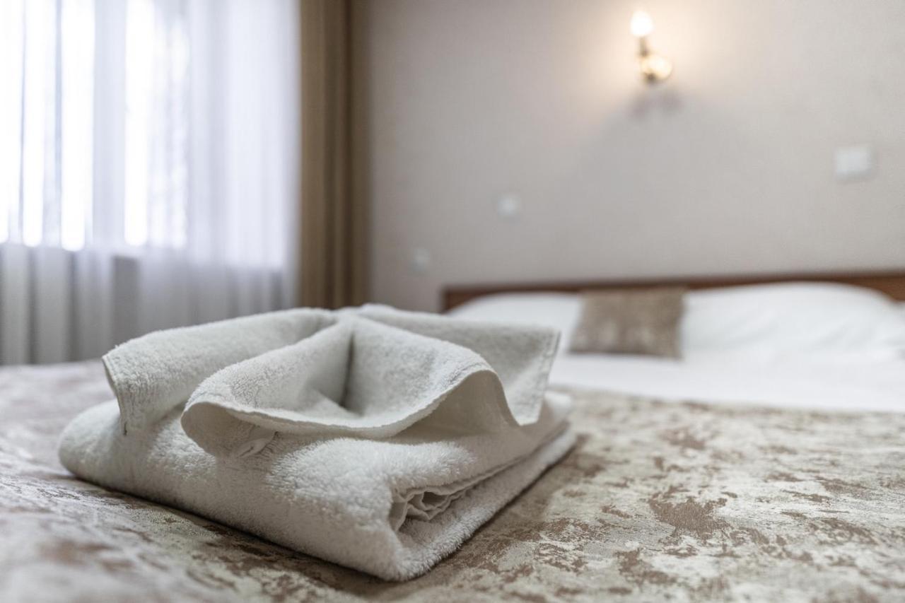 Madanur Hotel คาราโคล ภายนอก รูปภาพ