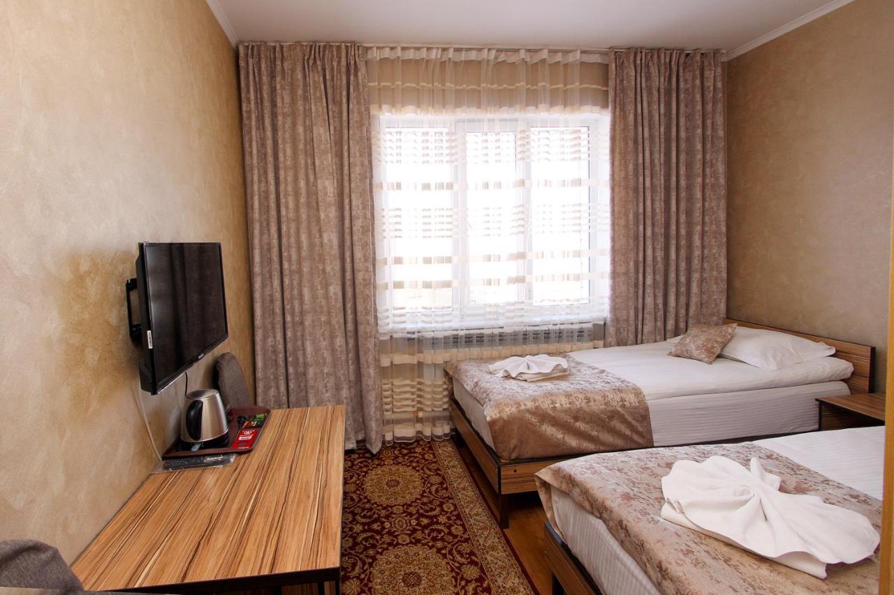 Madanur Hotel คาราโคล ภายนอก รูปภาพ