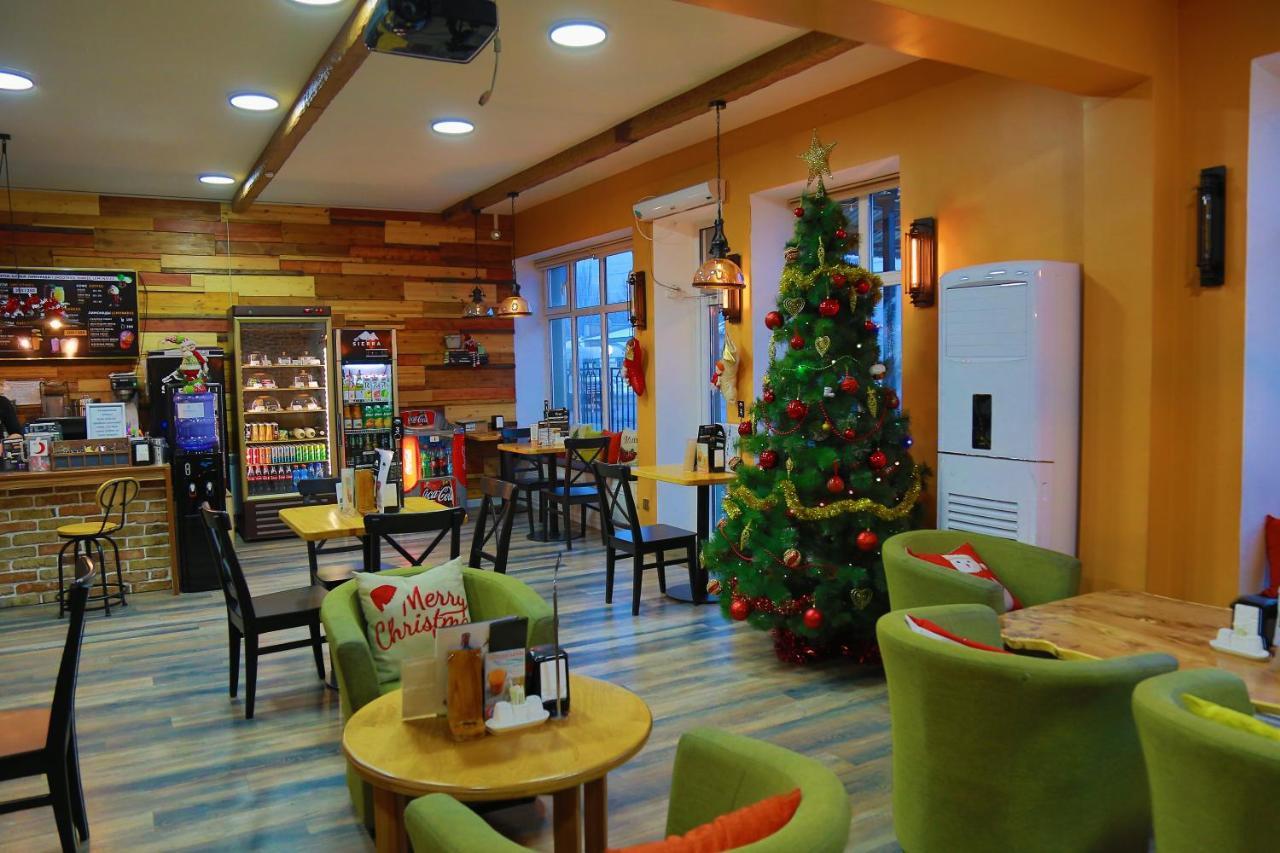 Madanur Hotel คาราโคล ภายนอก รูปภาพ